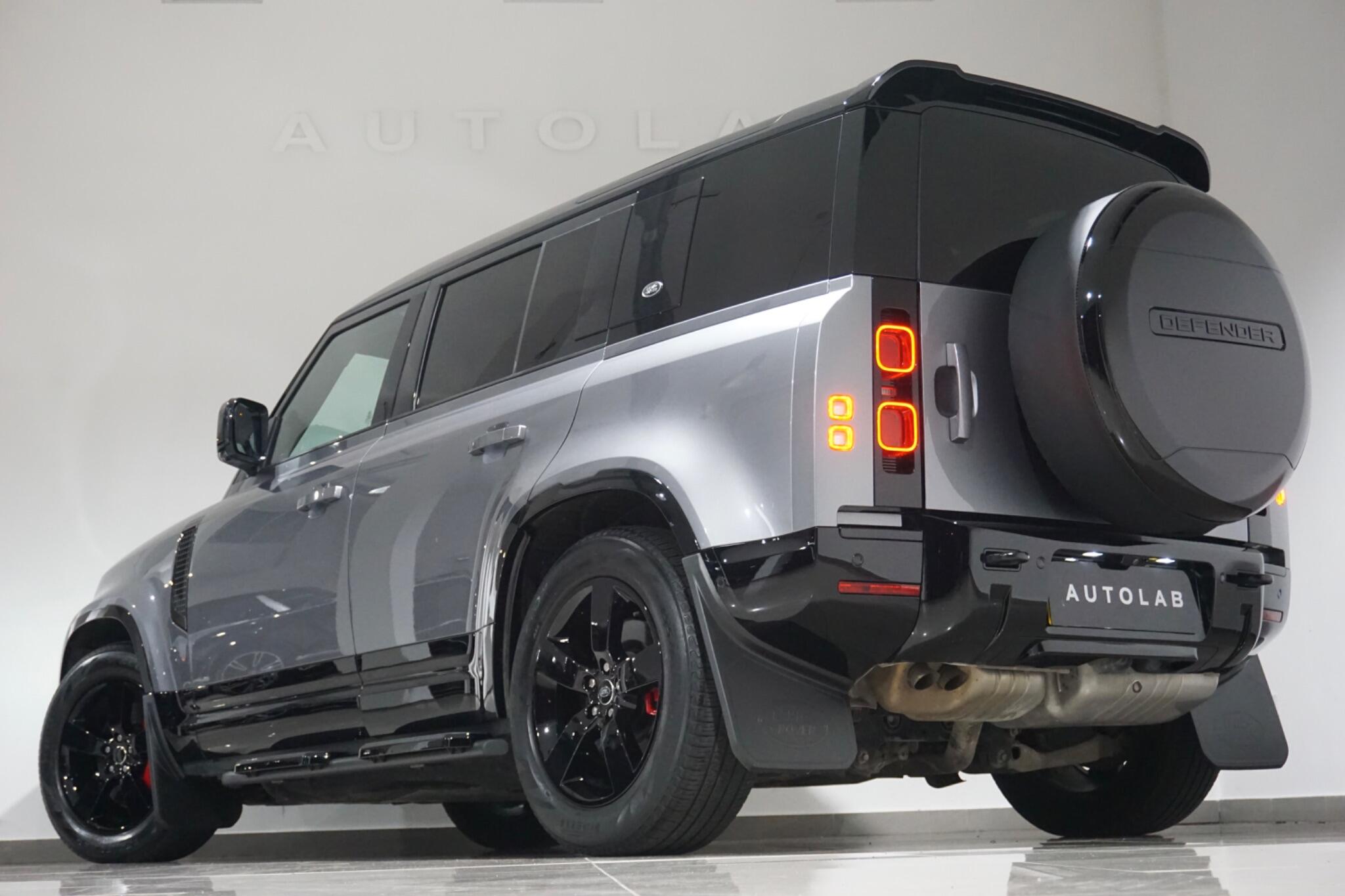 Land Rover Defender 110 3.0 D300 MHEV X-Dynamic SE SUV 5dr Diesel Auto 4WD Euro 6 (s/s) (300 ps)